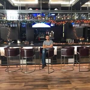 Meet your Posher, Luis